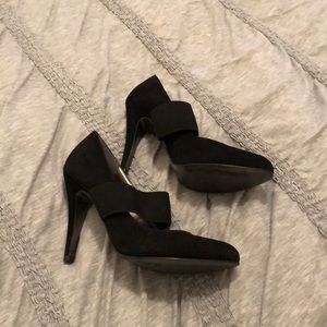 Never worn black heels